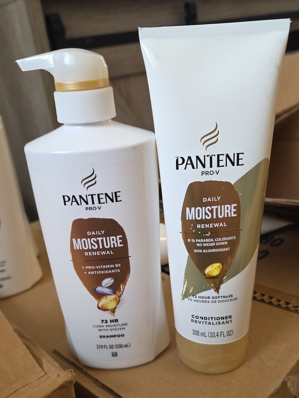 Pantene Daily Moisture Renewal Conditioner & Shampoo - White/Brown
